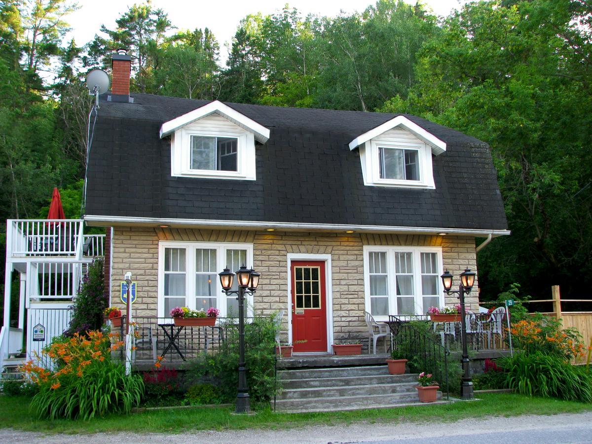 Auberge De Mon Petit Chum B&B Wakefield Exterior photo